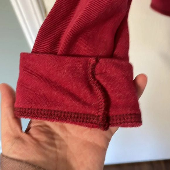 💰Freeloader Urban Outfitters Red Scoop Neck Raw Hem Oversized Sweater Size Med - Picture 4 of 7